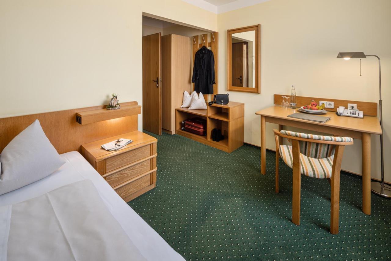 Hotel Zur Post Bad Abbach Rom bilde